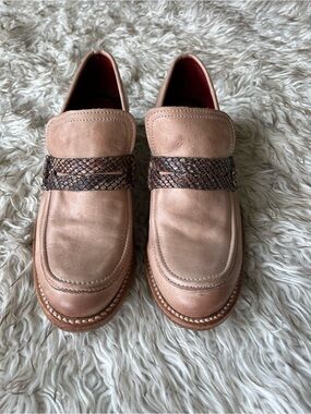 Freebird by Steven Macbeth Pink Leather Loafers with Snake-Embossed Strap size 7